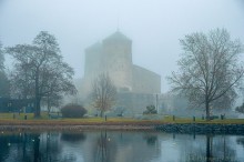 Olavinlinna vähän ennen lumisateita marraskuussa 2024.